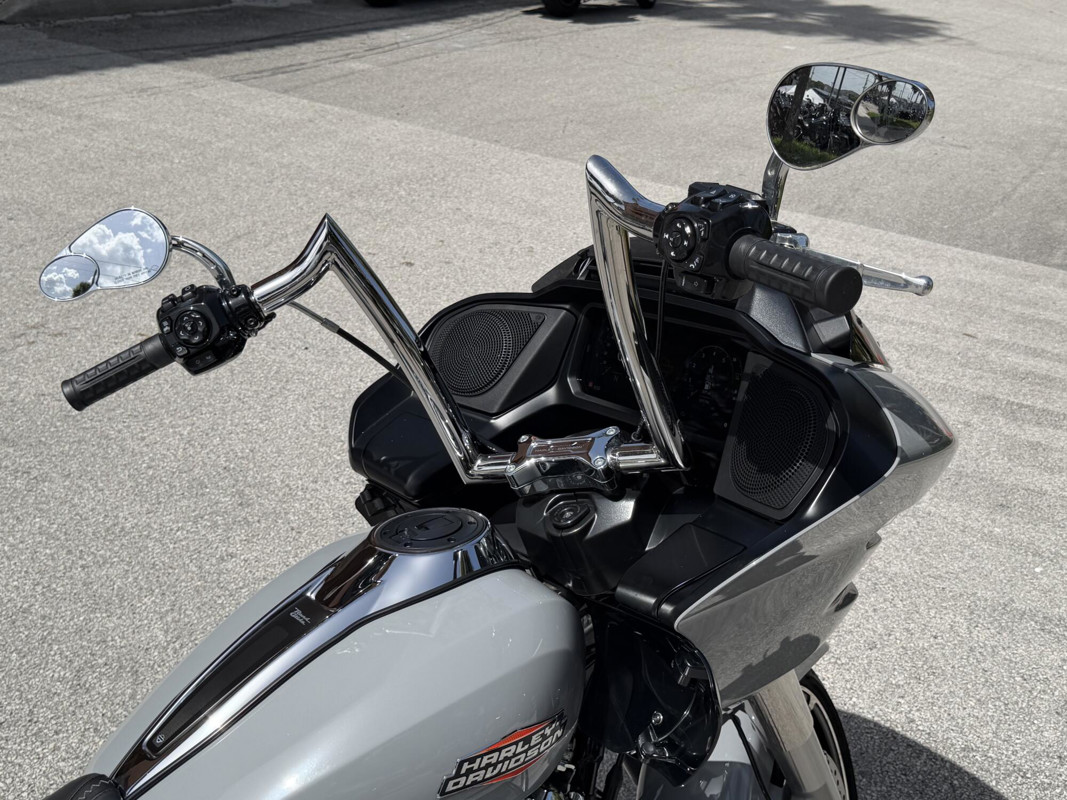 Road Glide®