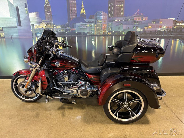 CVO® Tri Glide®
