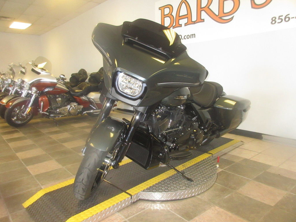 Street Glide®