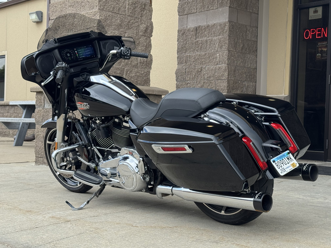 Street Glide®