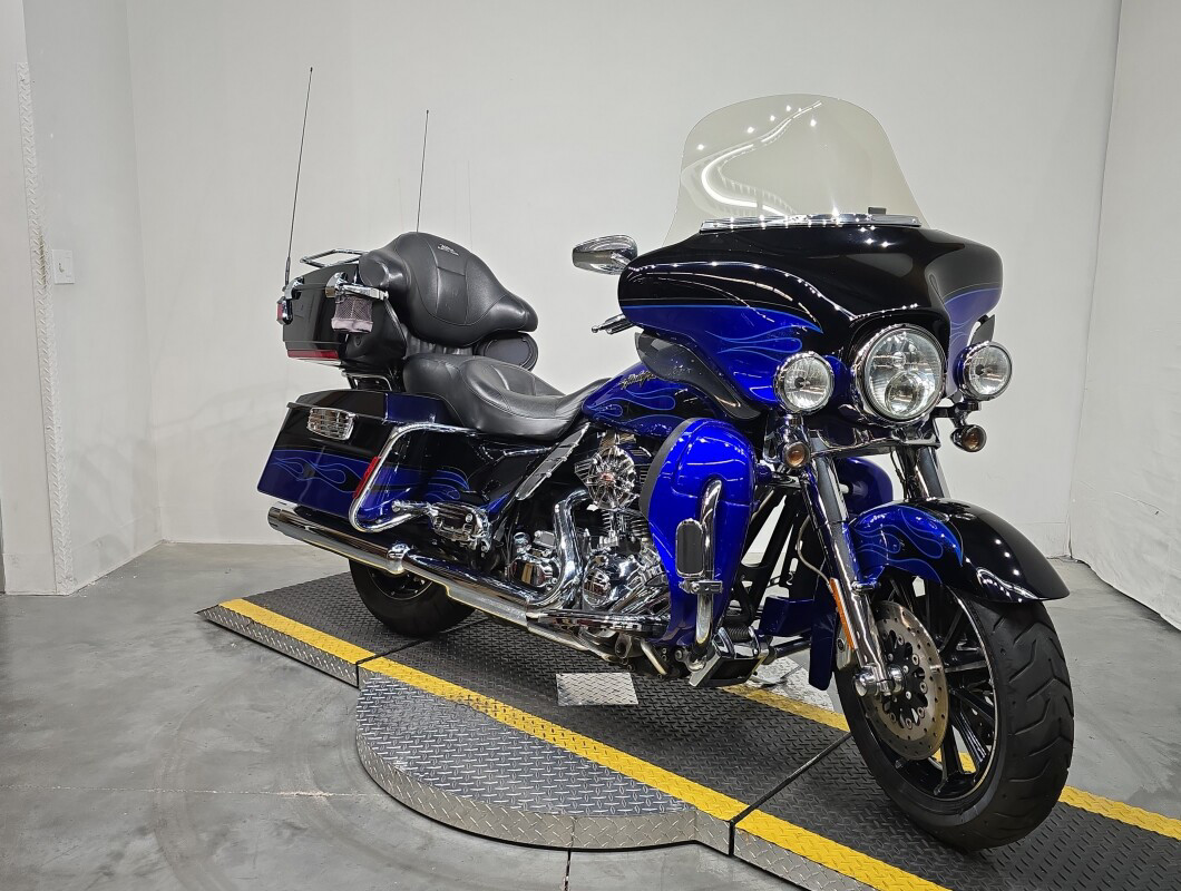 CVO® Ultra Classic Electra Glide®