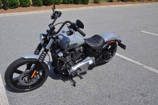 Street Bob®