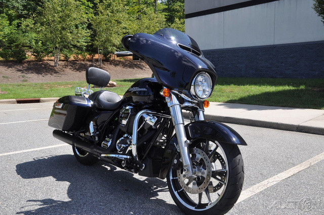 Street Glide®