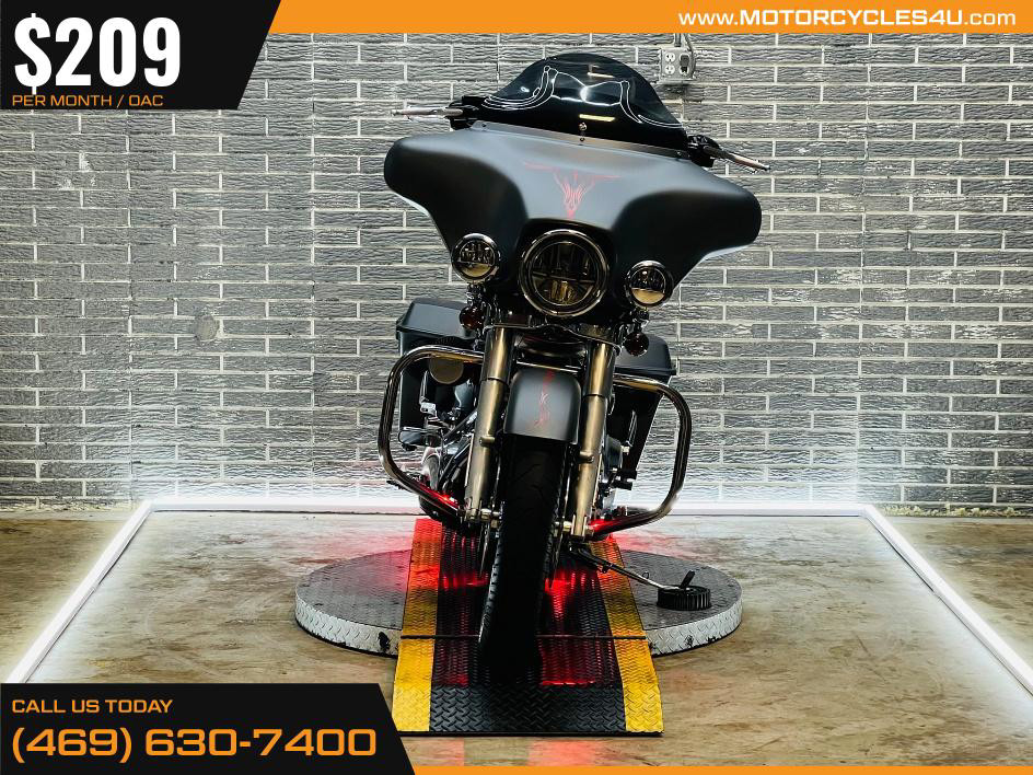 Street Glide®