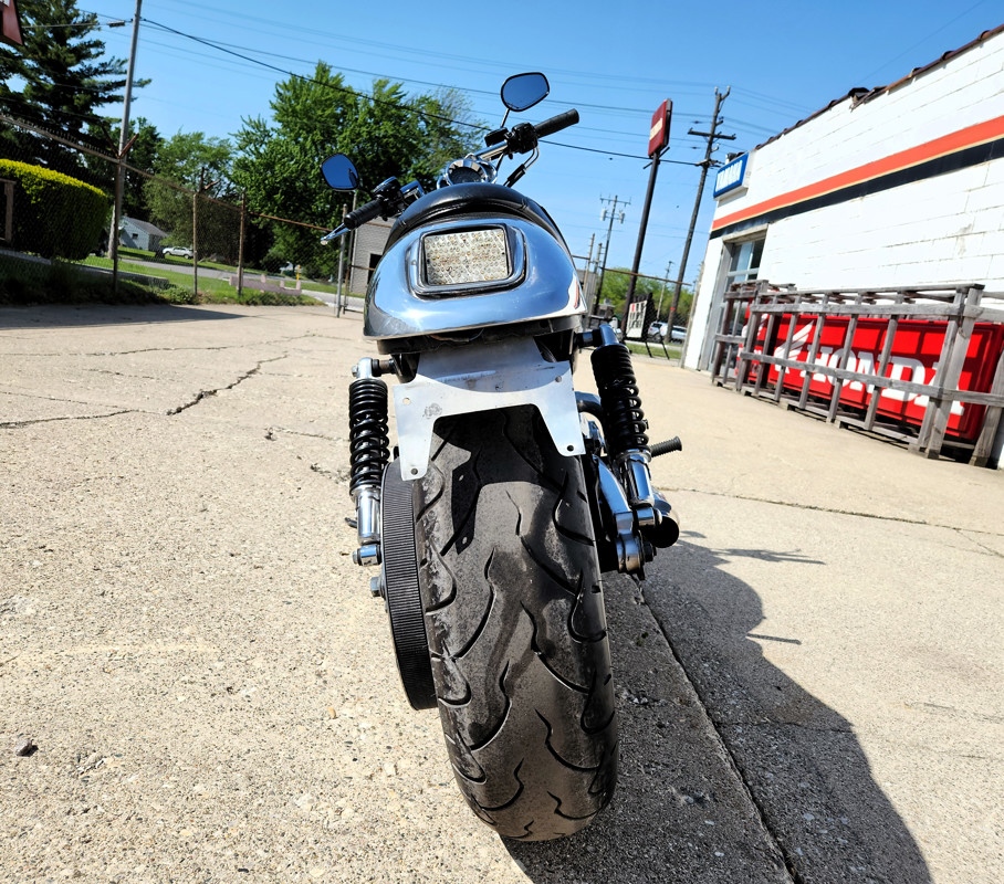 V-Rod® - Silver/Gray Frame