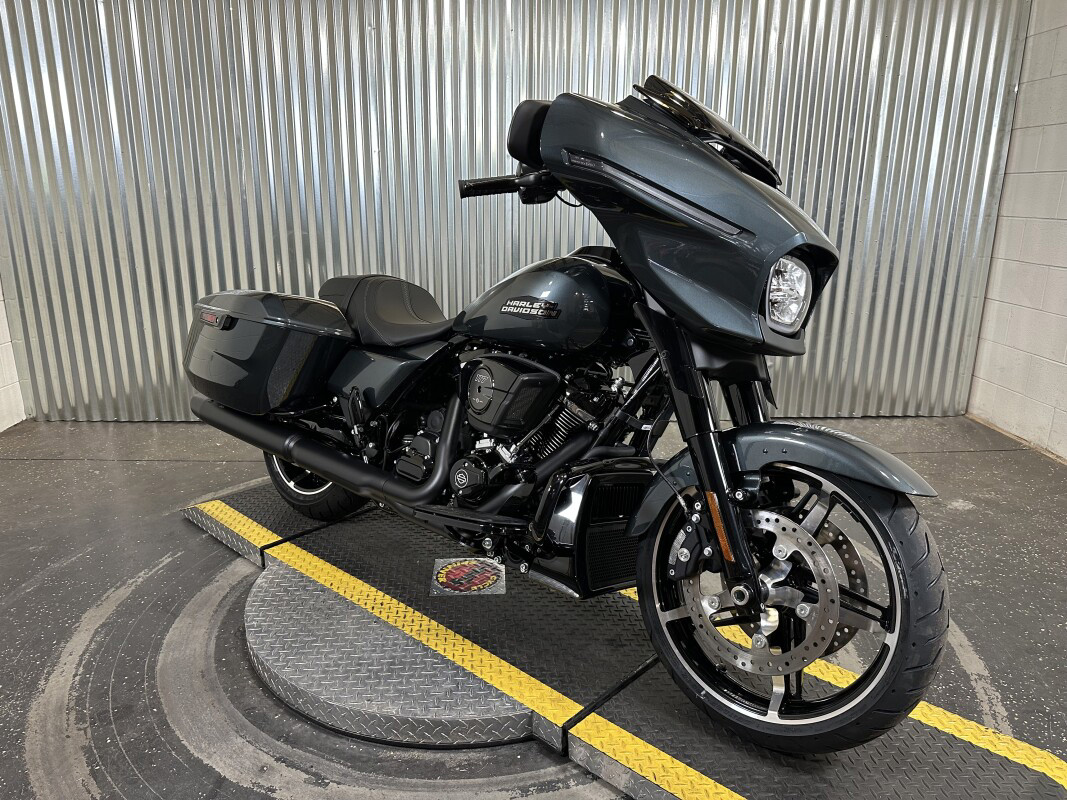 Street Glide®