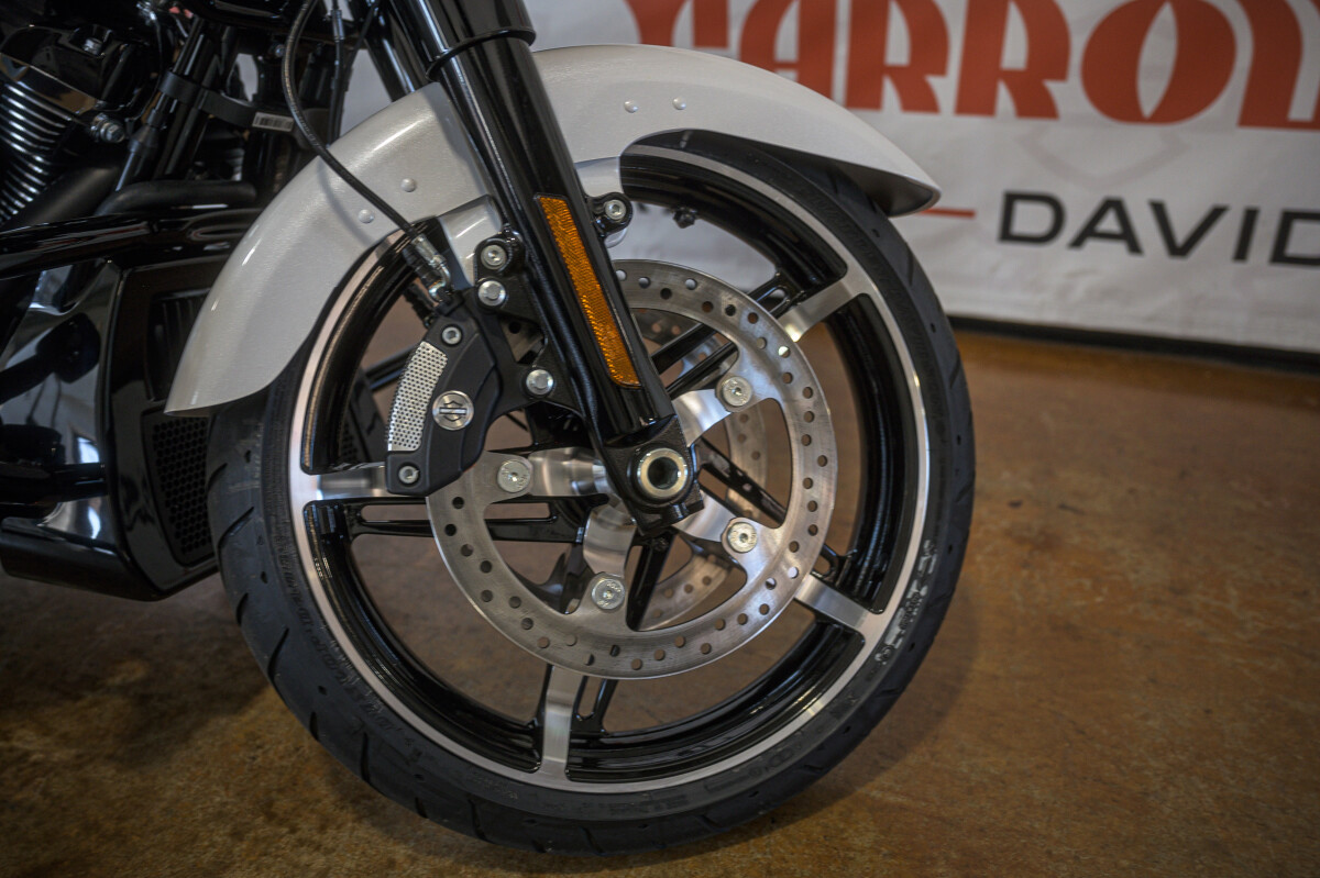 Road Glide®
