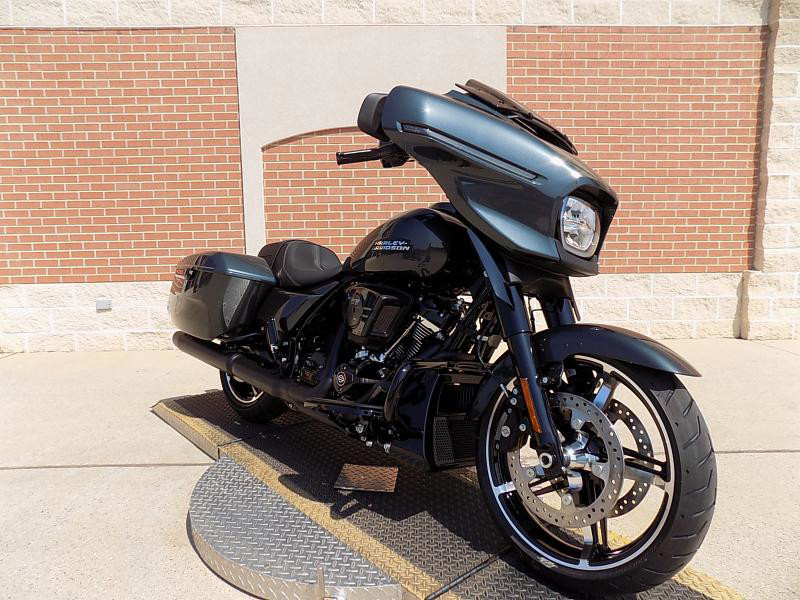 Street Glide®