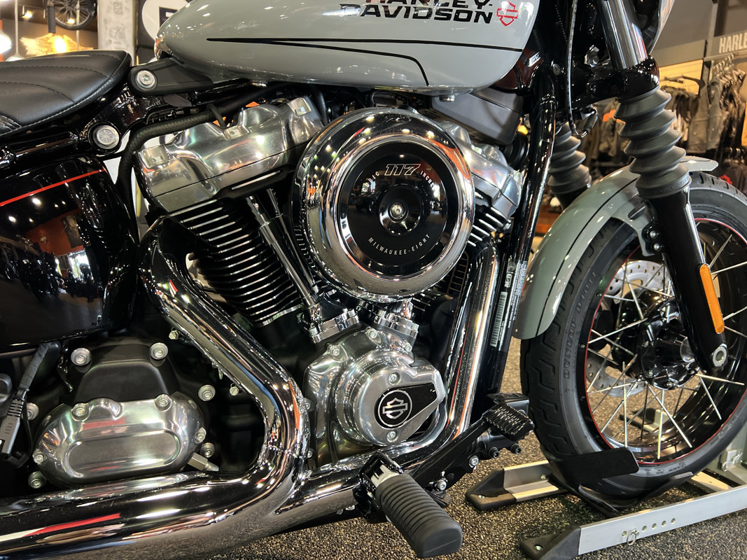 Street Bob®