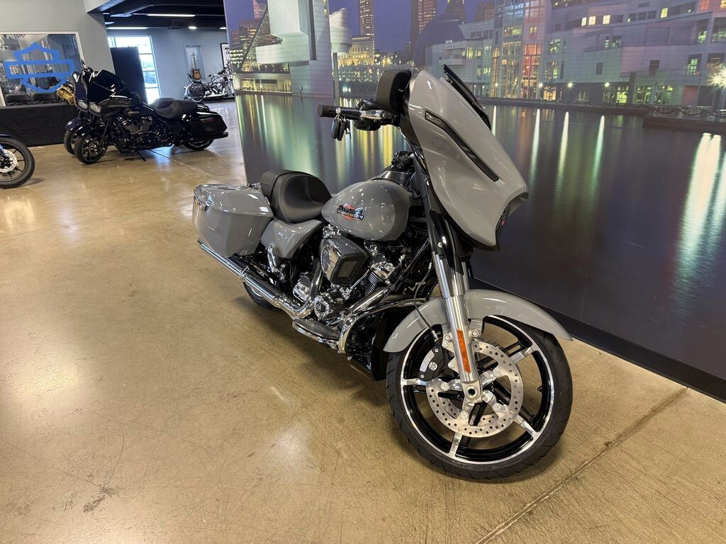 Street Glide®