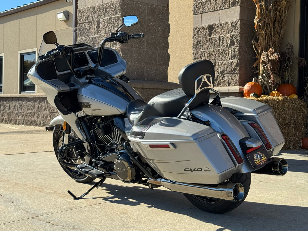 CVO® Road Glide®