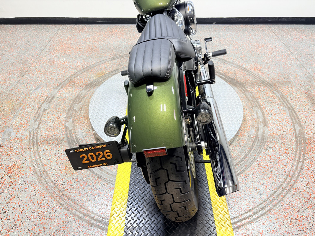 Street Bob®