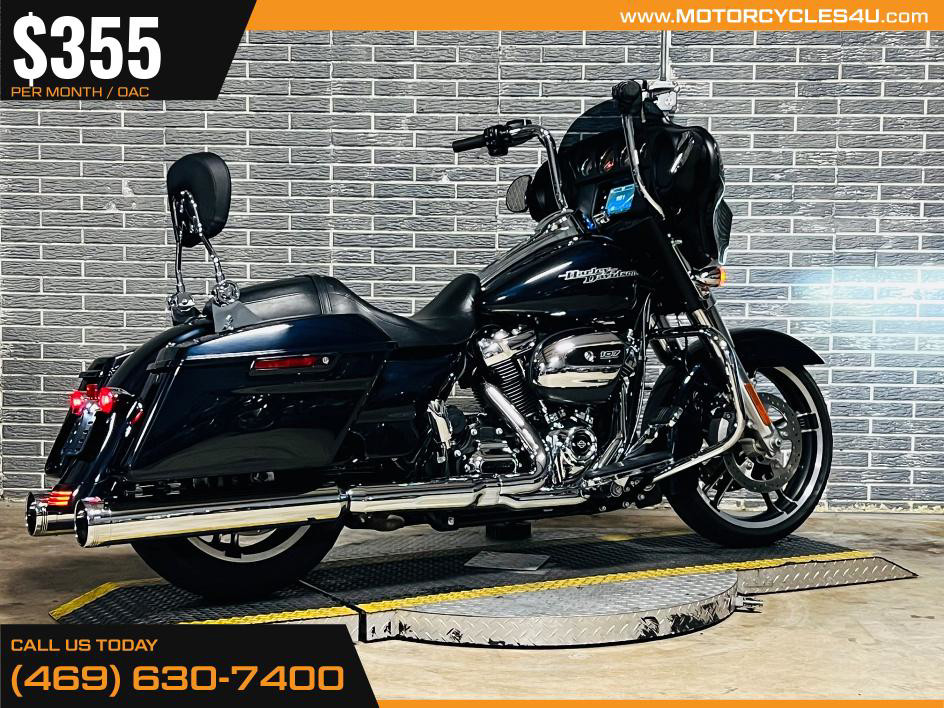 Street Glide®