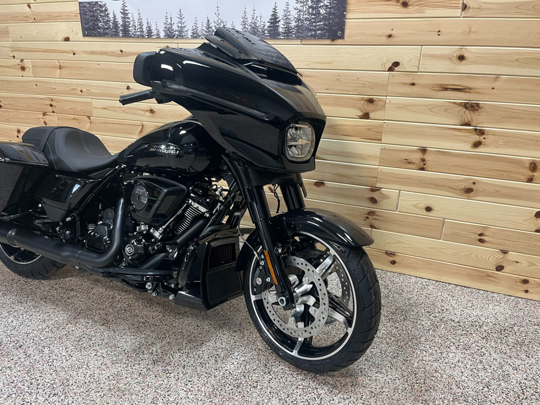 Street Glide®
