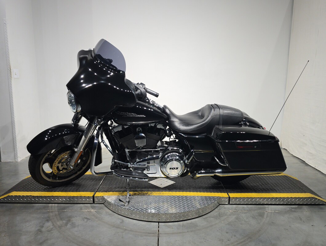 Street Glide®