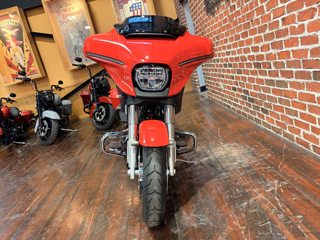 Street Glide®