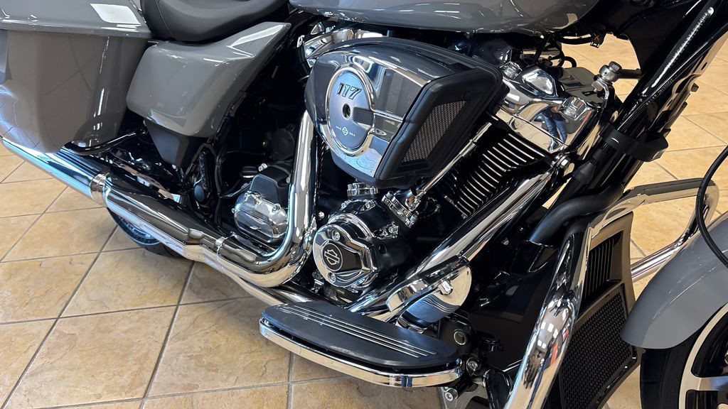 Street Glide®