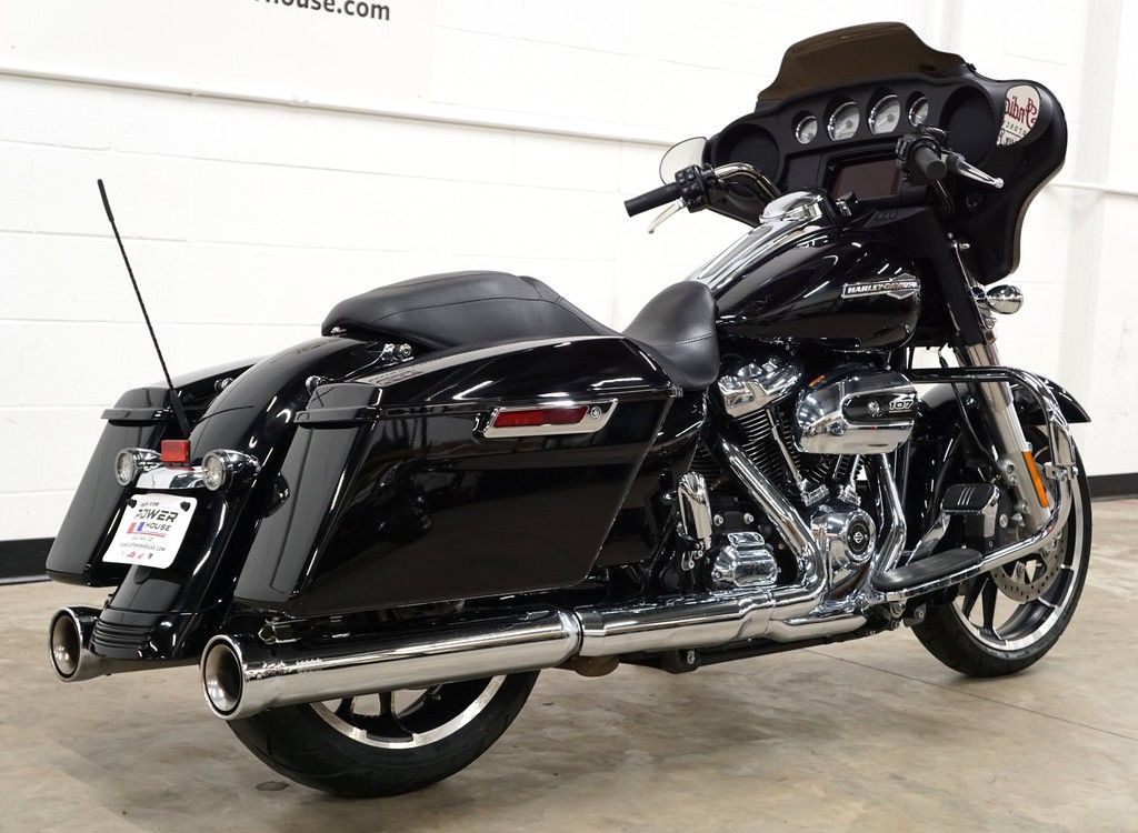 Street Glide®