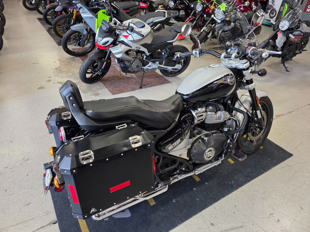 Super Meteor 650