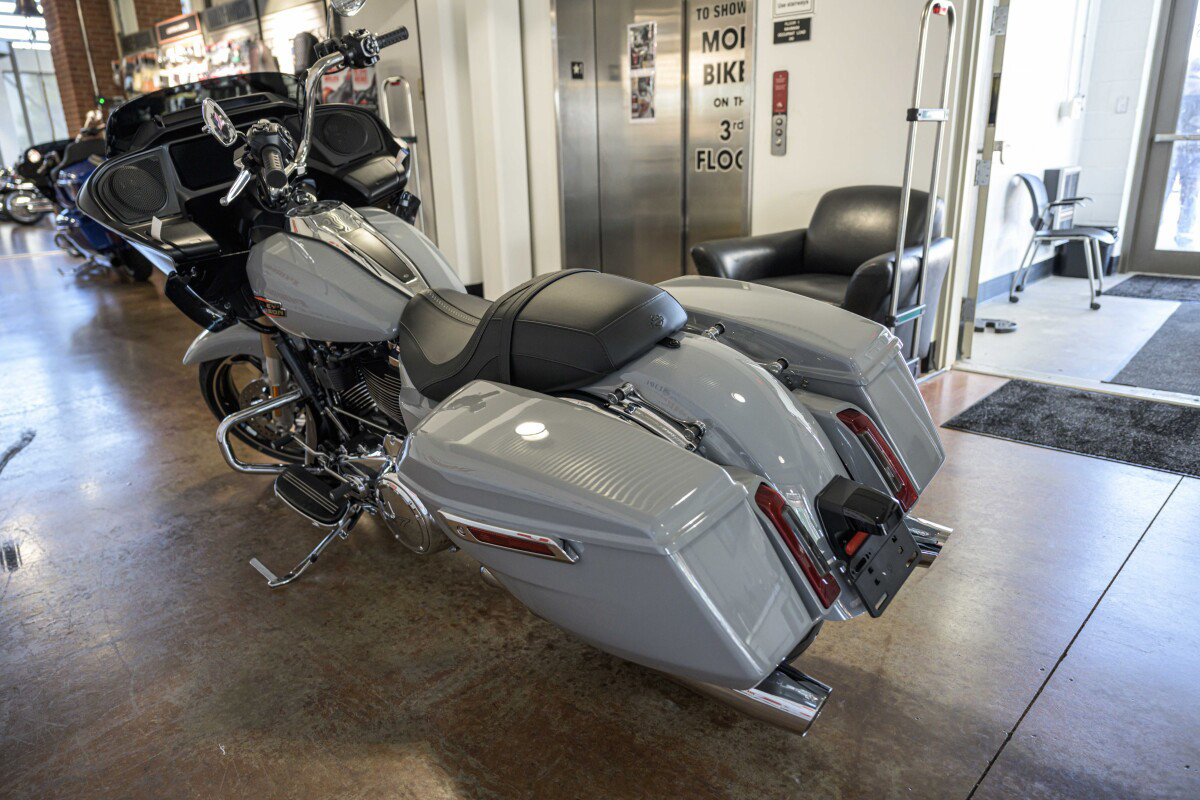 Road Glide®