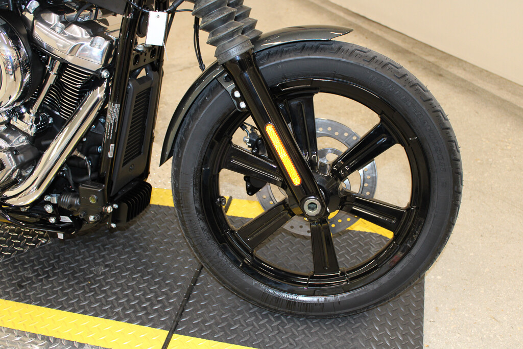 Street Bob®