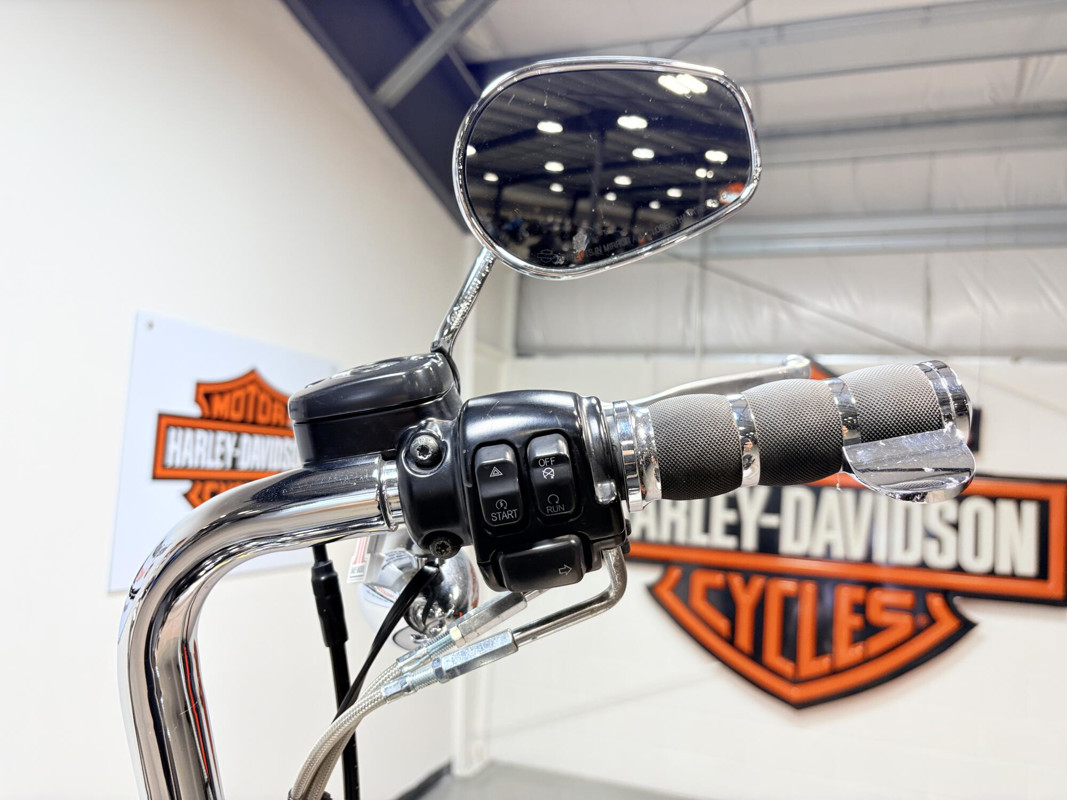 Dyna® Super Glide Custom