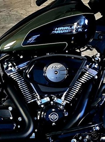 Street Glide®