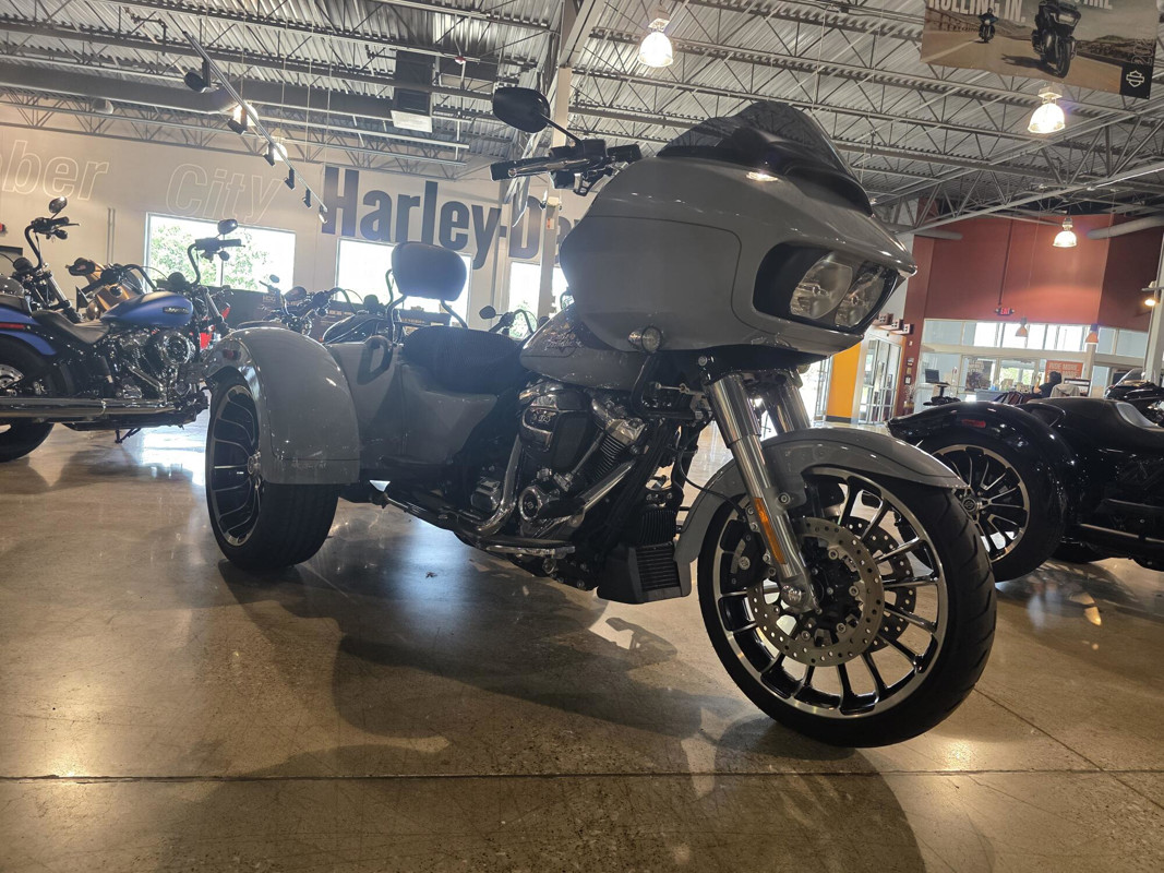 Road Glide® 3