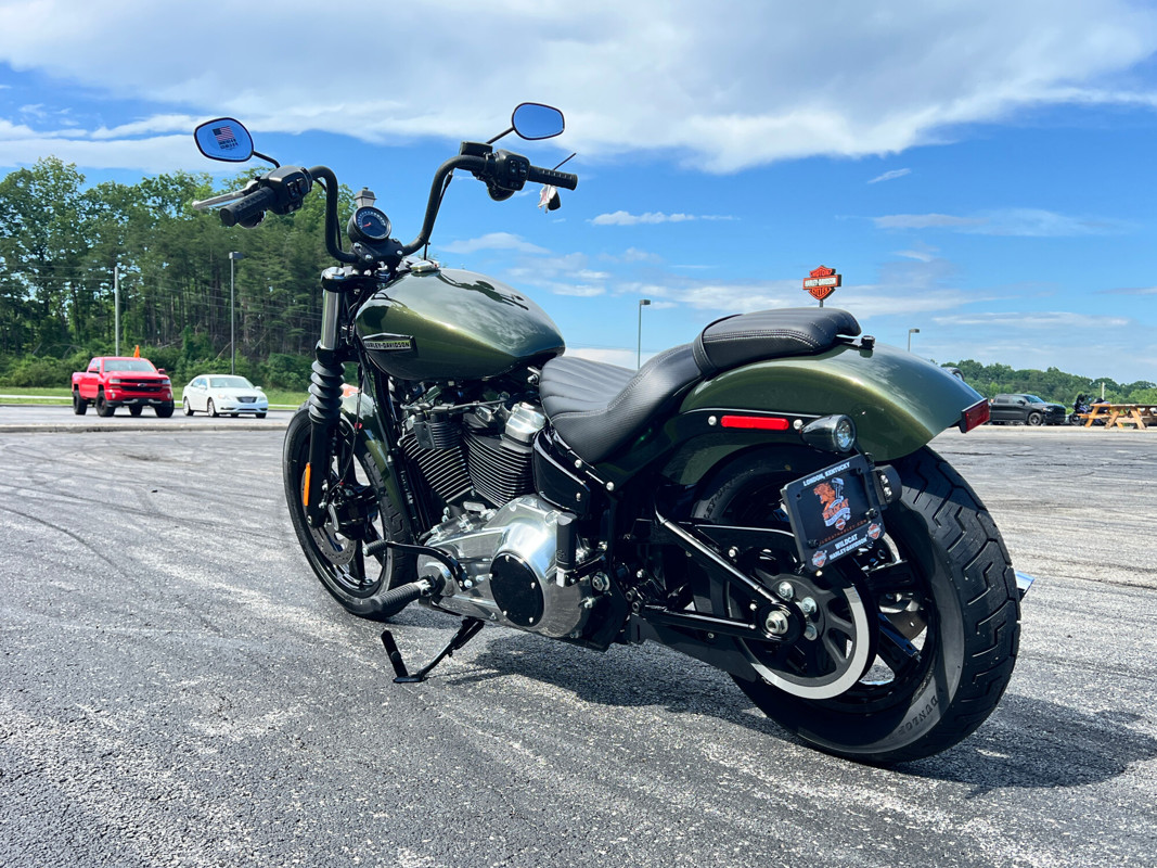 Street Bob®