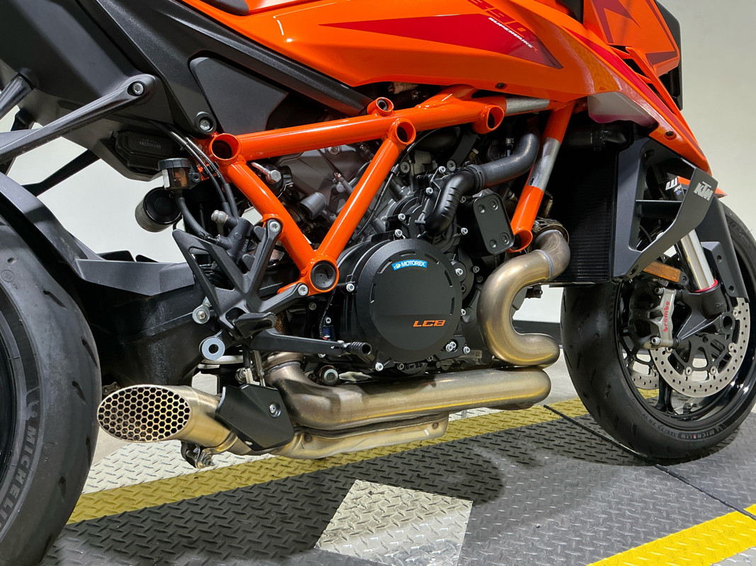 1390 Super Duke R