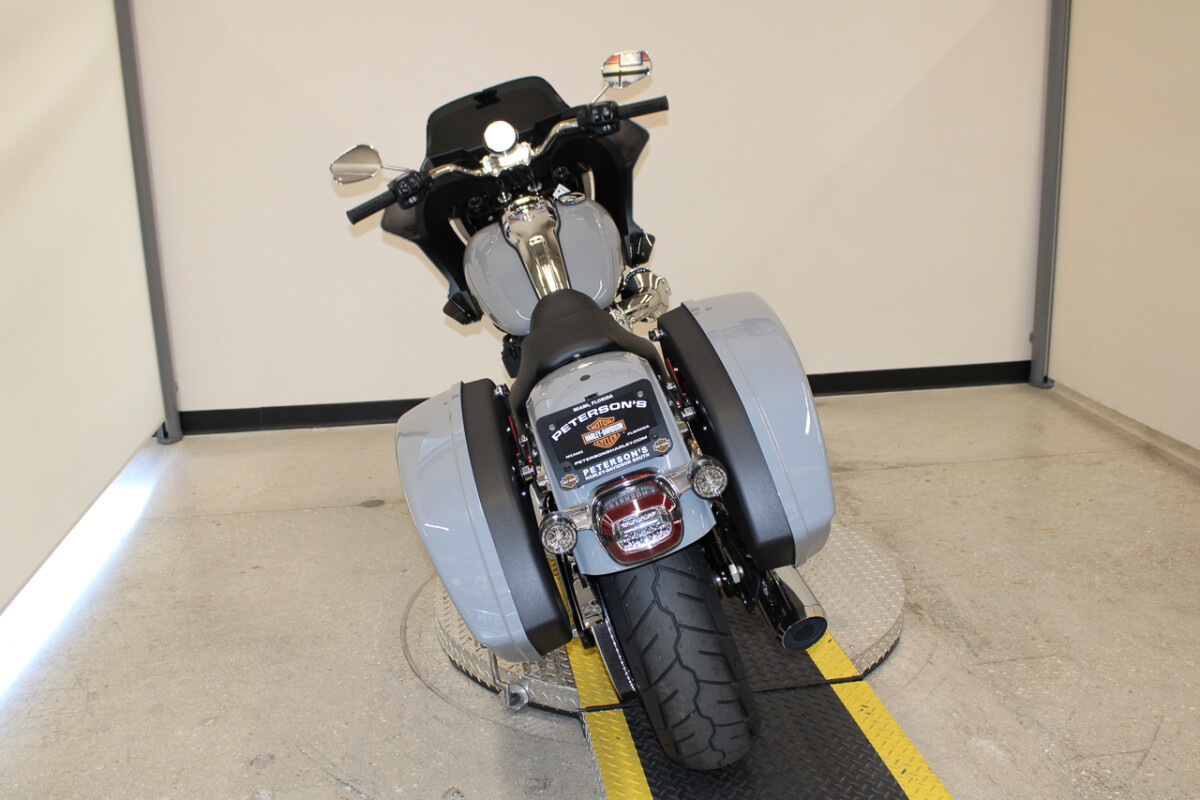 Low Rider® ST