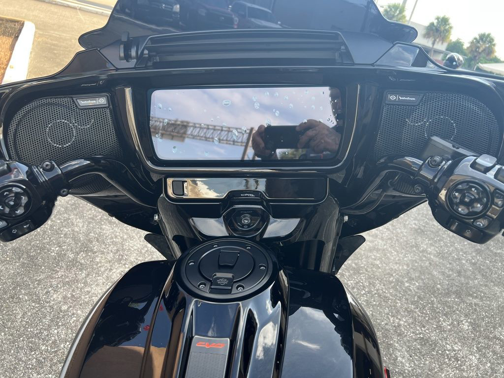 CVO® Street Glide®