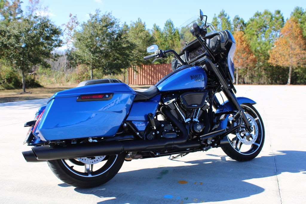 Street Glide®