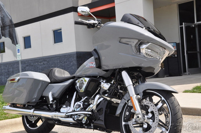 Road Glide®