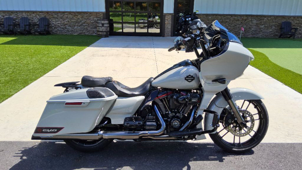 Road Glide®