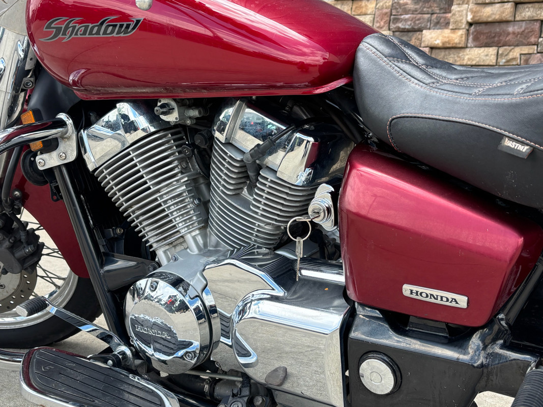 Shadow 750 Aero