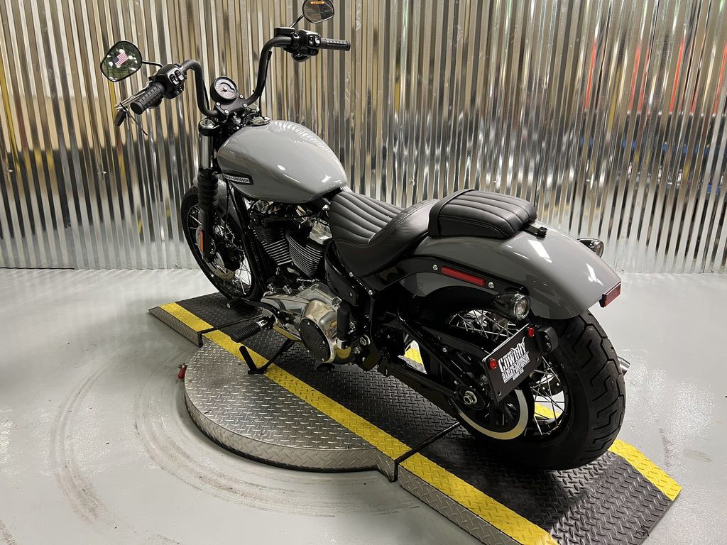 Street Bob®