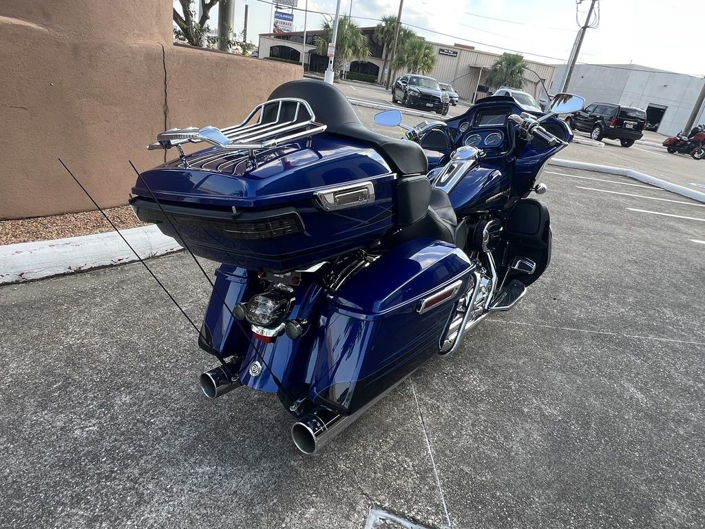 CVO® Road Glide® Ultra