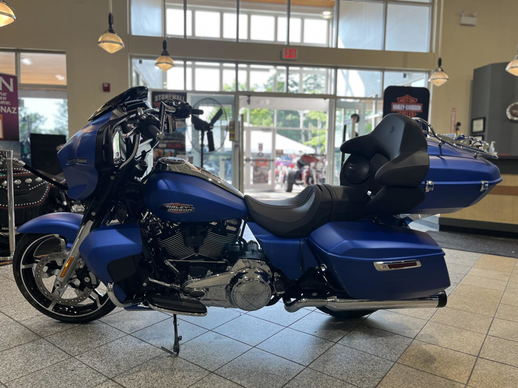 Street Glide®
