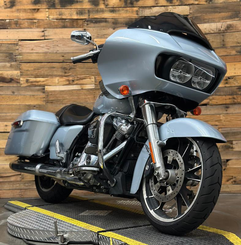 Road Glide®