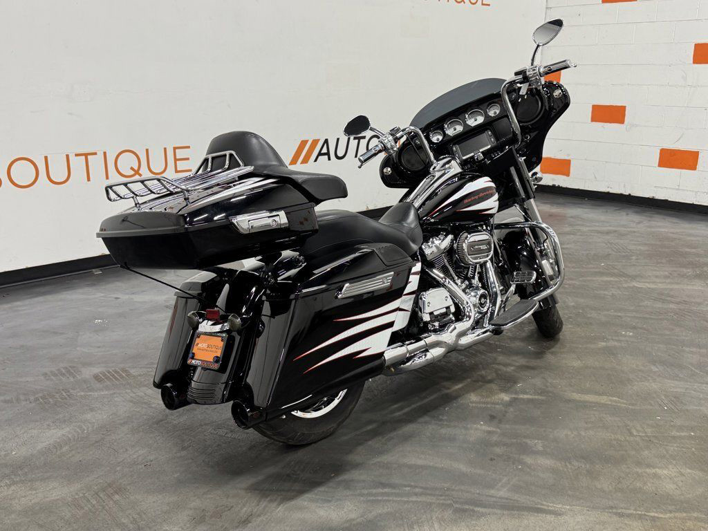 Street Glide® Special