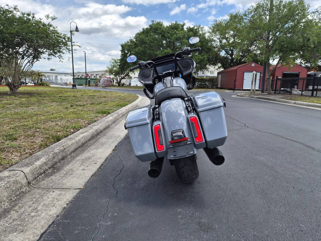 Road Glide®