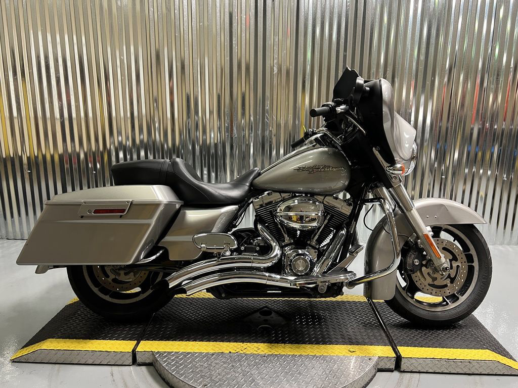 Street Glide®