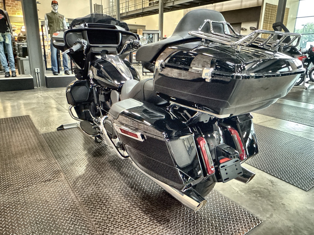 Street Glide® Ultra