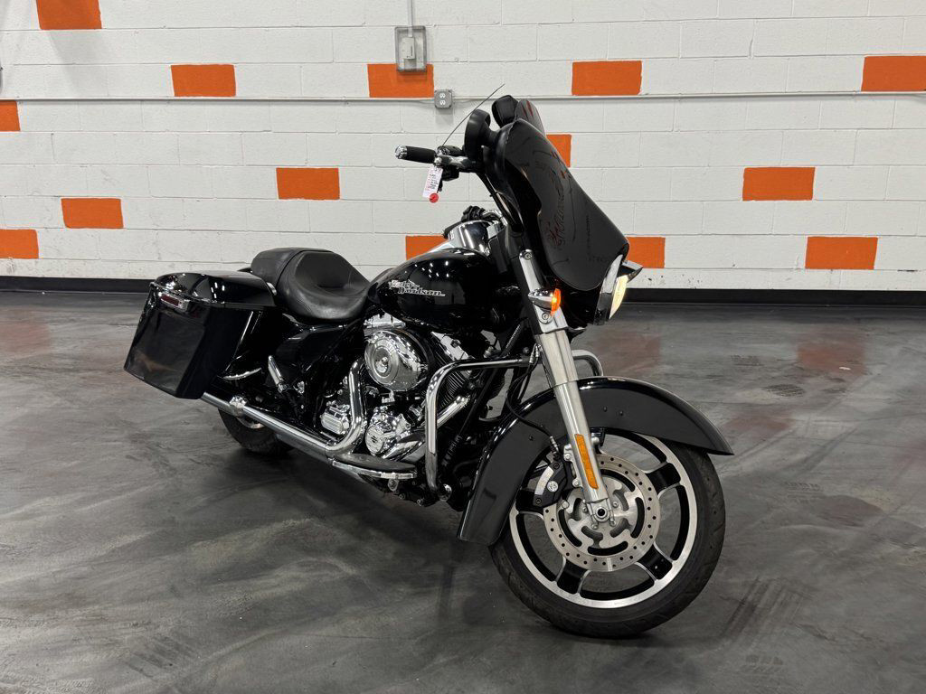 Street Glide®