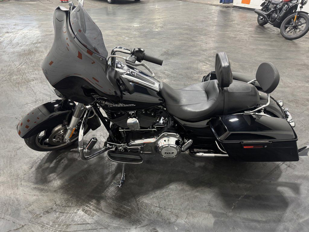 Street Glide®