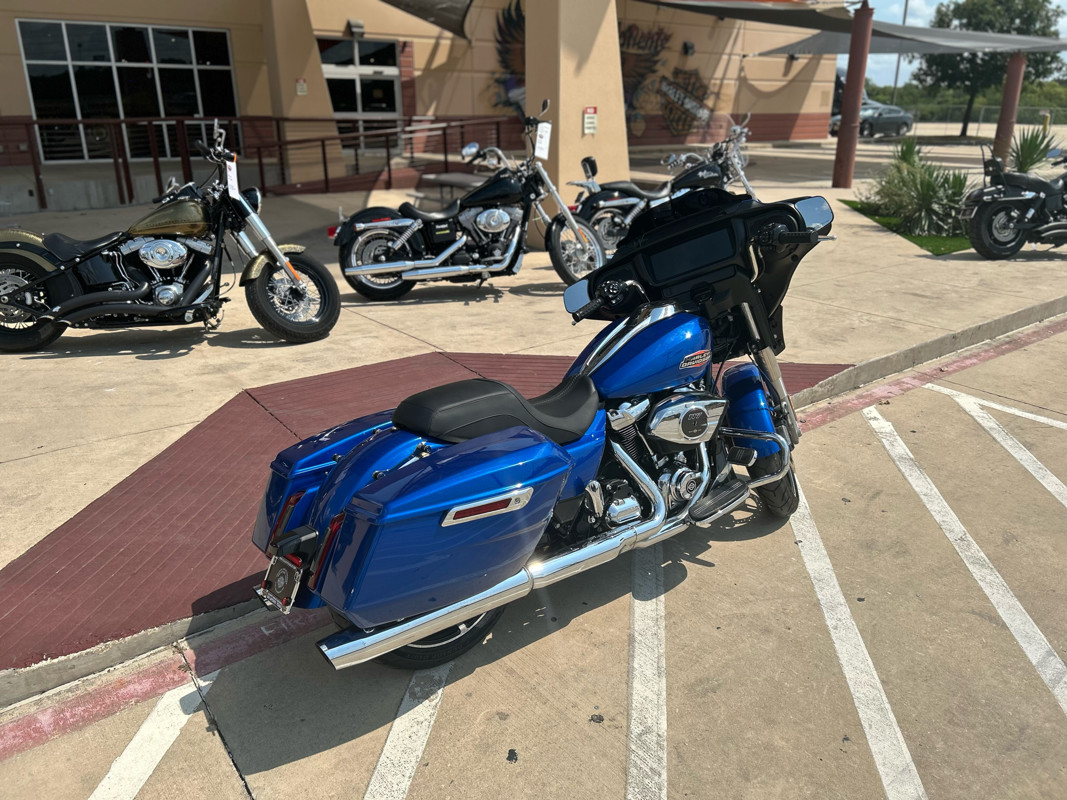 Street Glide®