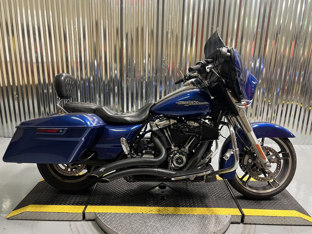 Street Glide®