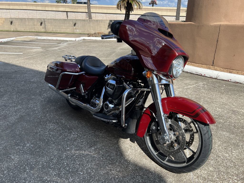 Street Glide®