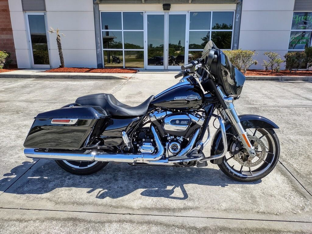 Street Glide®